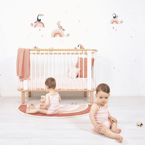 Tapis-chambre-enfant-arc-en-ciel-rose
