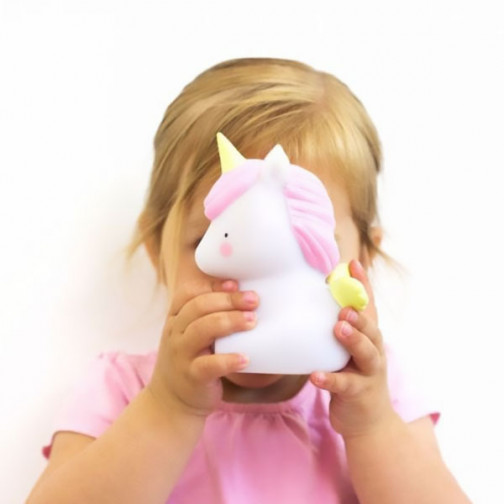 deco-chambre-fille-licorne