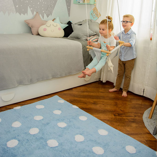 tapis-chambre-enfant-bleu-et-blanc