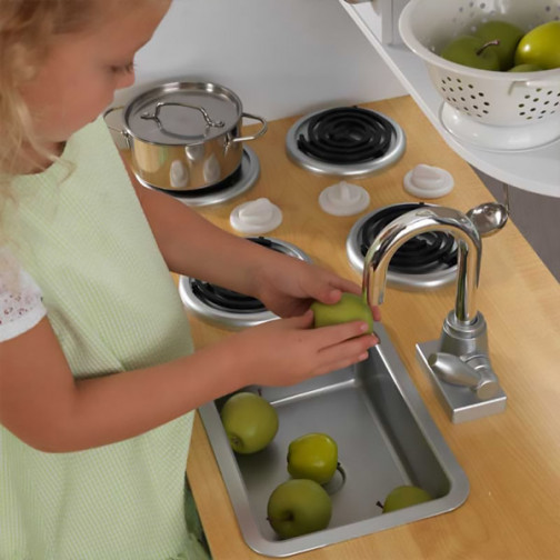 cuisine-enfant-avec-robinet